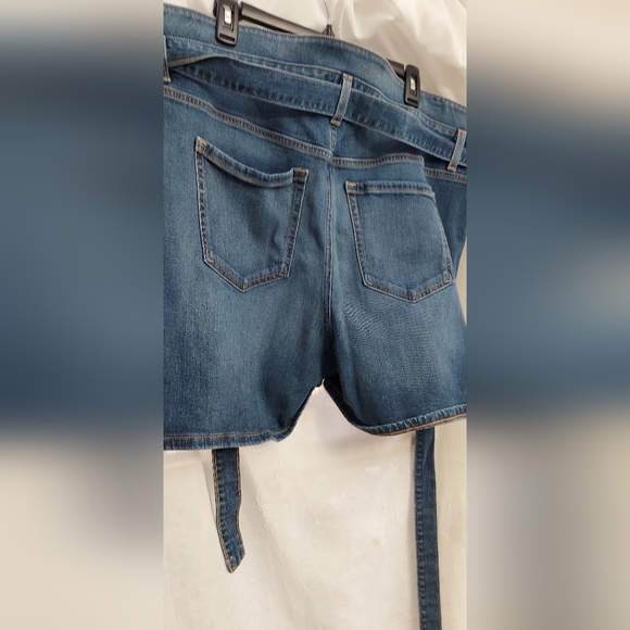 Lane Bryant girlfriend shores with tie belt size 18 - Picture 2 of 3